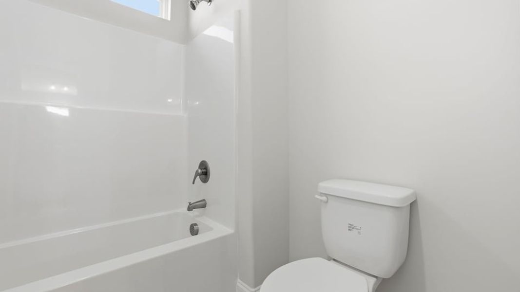 Furnished interior view inside a new home in Alder Pond, Campobello (Image 11).