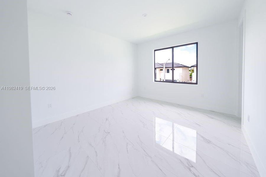 Spacious, unfurnished interior of a new home in , Miami (Image 37).