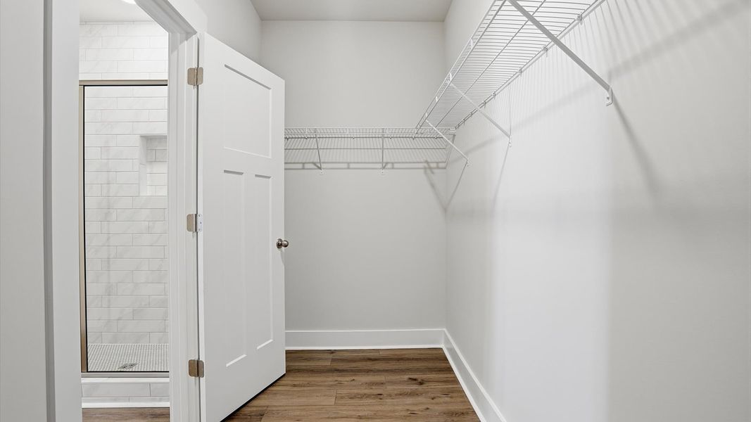 Walk-in Closet Walk-in Closet