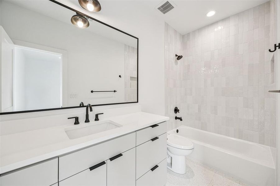 Furnished interior view inside a new home in , Dallas (Image 6).