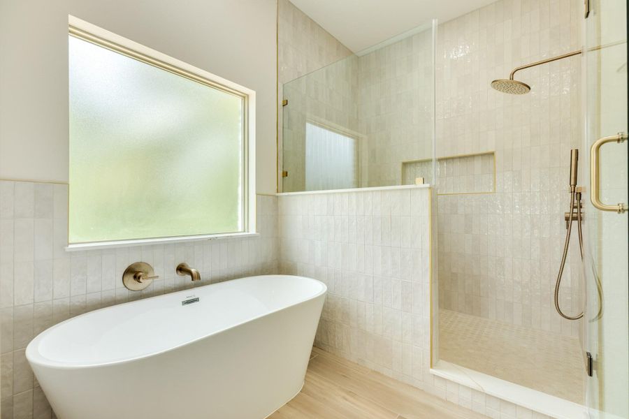 Furnished interior view inside a new home in , Richwood (Image 11).