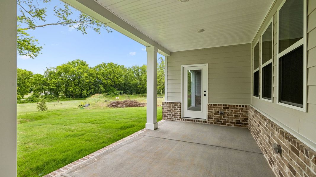 Representative exterior details of a home built from the Holden by D.R. Horton in Harvest Point, Spring Hill (Image 35).