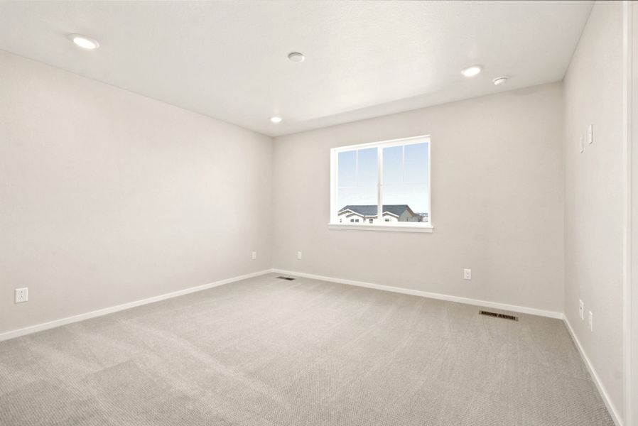 Spacious, unfurnished interior of a new home in Sky Ranch, Watkins (Image 26).