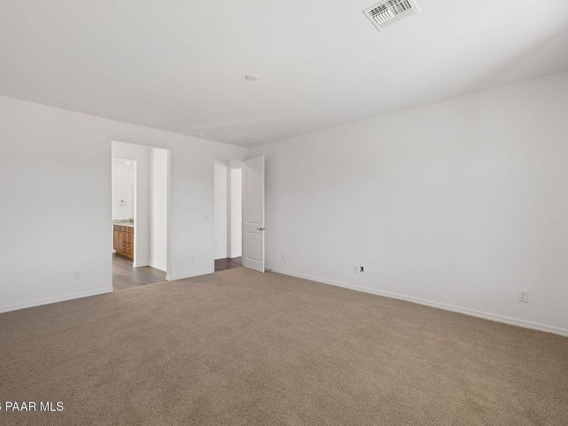 Spacious, unfurnished interior of a new home in Westwood, Prescott (Image 43).