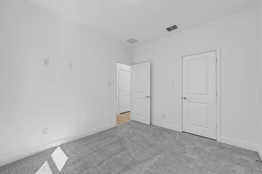 Spacious, unfurnished interior of a new home in North Sky Celina, Celina (Image 30). Spacious, unfurnished interior of a new home in North Sky Celina, Celina (Image 30).