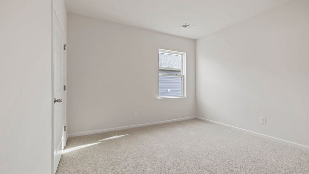 Spacious, unfurnished interior of a new home in Woodglen, Piedmont (Image 15).