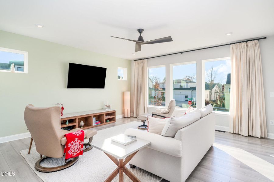 012_dsc09821-edit_613