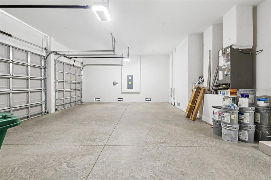 Spacious, unfurnished interior of a new home in , Tampa (Image 56).