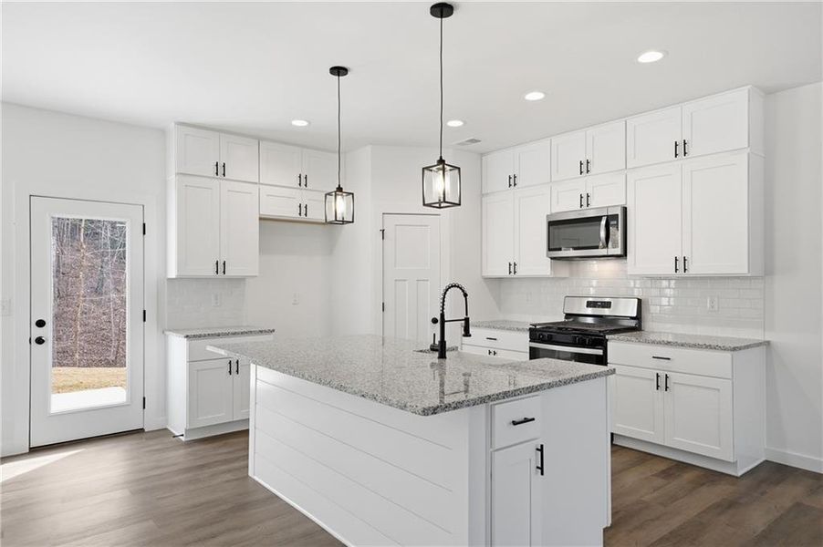 Furnished interior view inside a new home in , Jasper (Image 10).