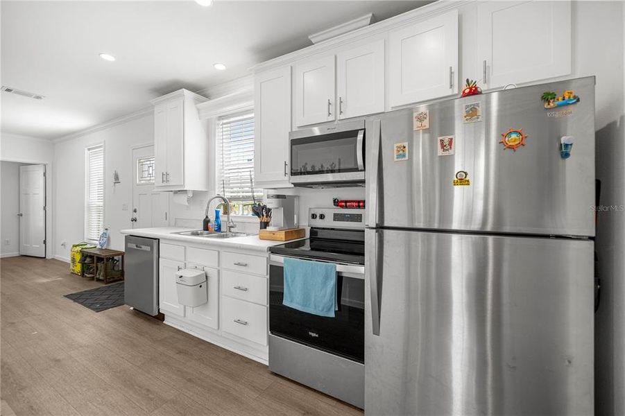 Furnished interior view inside a new home in , Ocklawaha (Image 9).