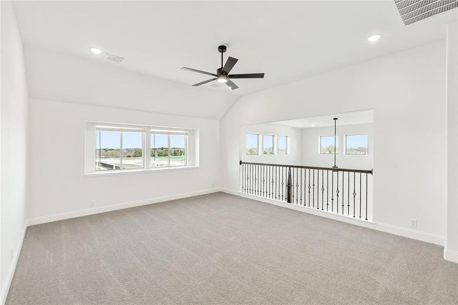 Spacious, unfurnished interior of a new home in Glenbrook, Red Oak (Image 39).