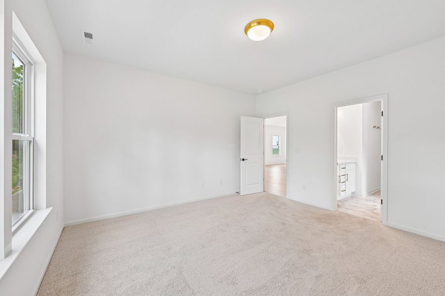 Spacious, unfurnished interior of a new home in Edgewater - The Links, Lancaster (Image 21).