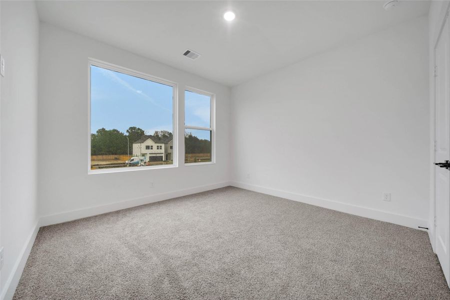 Spacious, unfurnished interior of a new home in , Houston (Image 38).