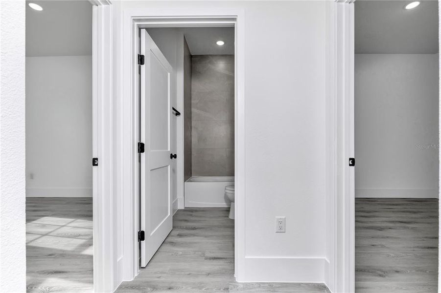 Spacious, unfurnished interior of a new home in , Dunnellon (Image 30).