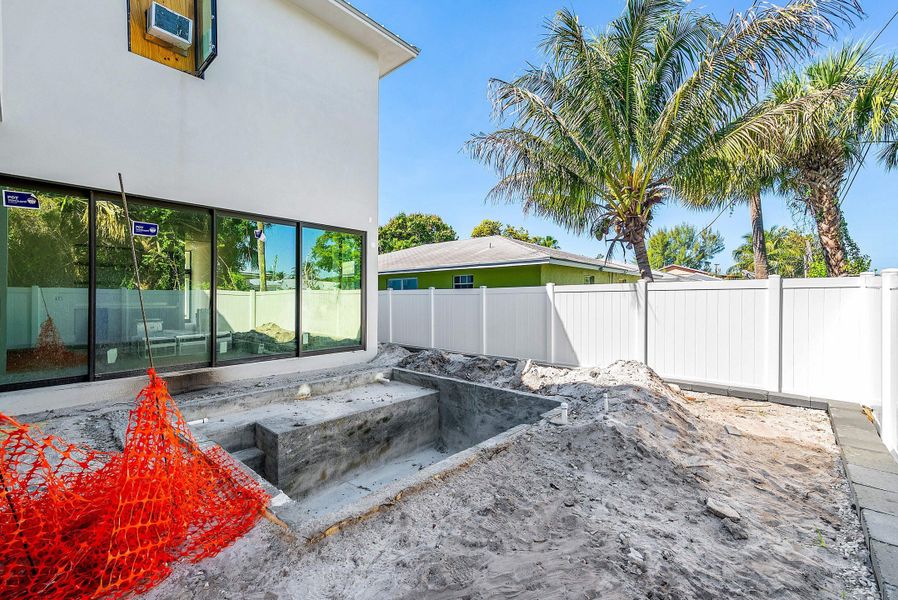 Private pool with yard Private pool with yard