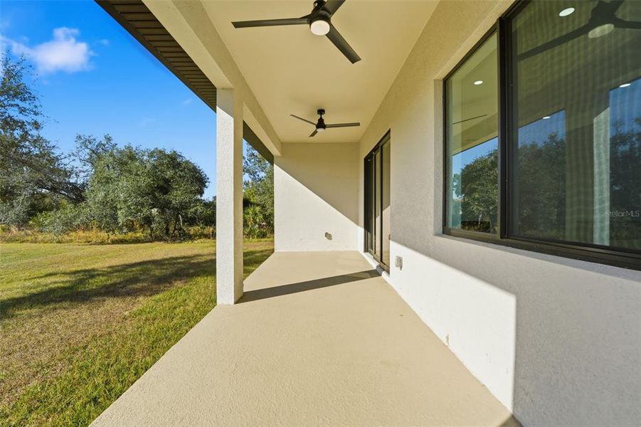 Exterior details and patio area of a home in , Port Charlotte (Image 4).