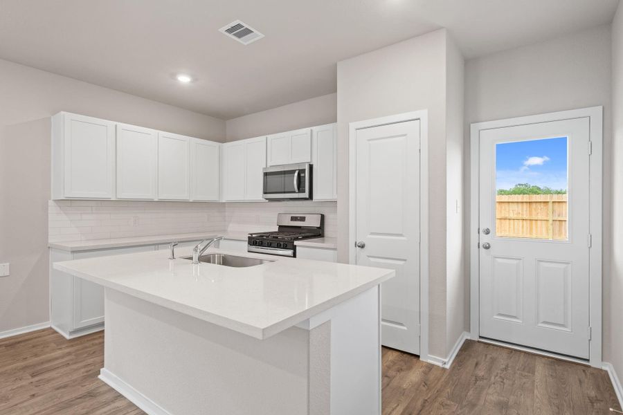 Furnished interior view inside a new home in Creekhaven, Rosharon (Image 8).