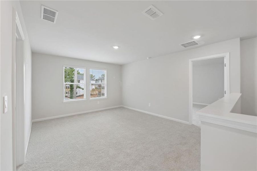 Spacious, unfurnished interior of a new home in Martin Springs - Estate Series, Lawrenceville (Image 35).