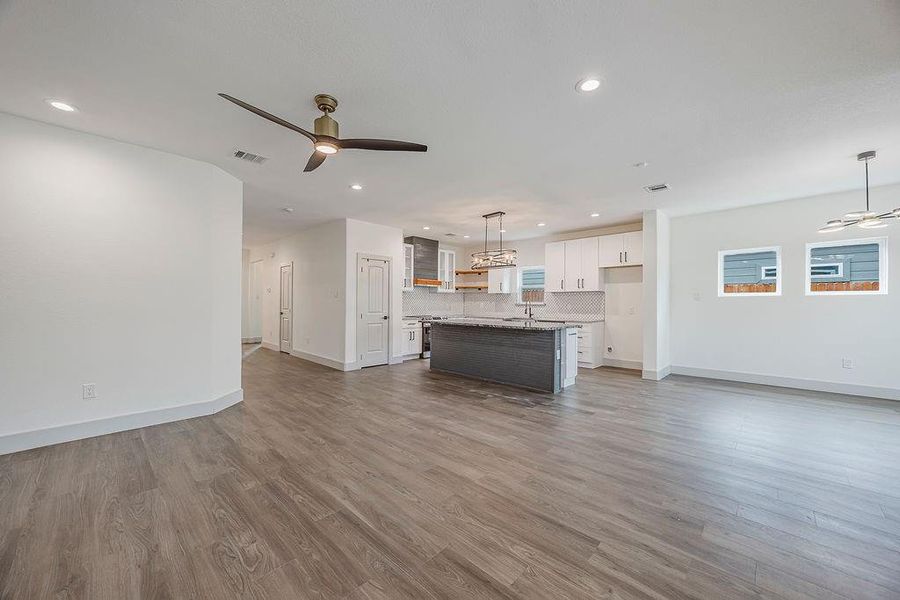Spacious, unfurnished interior of a new home in , Fort Worth (Image 16).