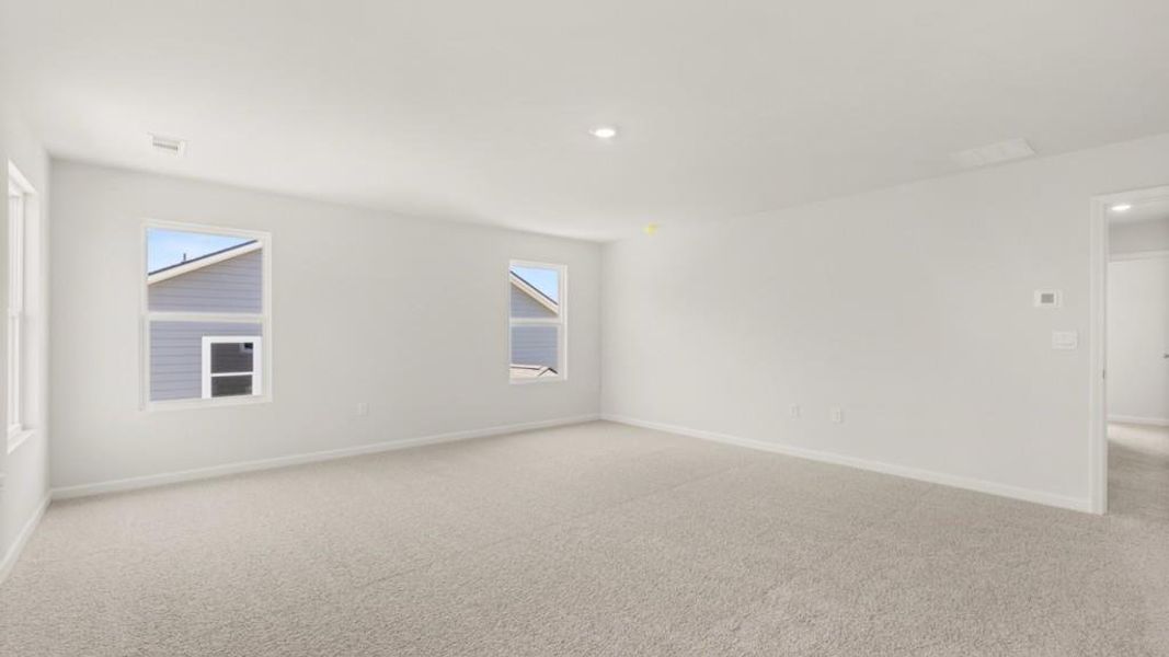 Spacious, unfurnished interior of a new home in Falcon Landing, Gainesville (Image 26).