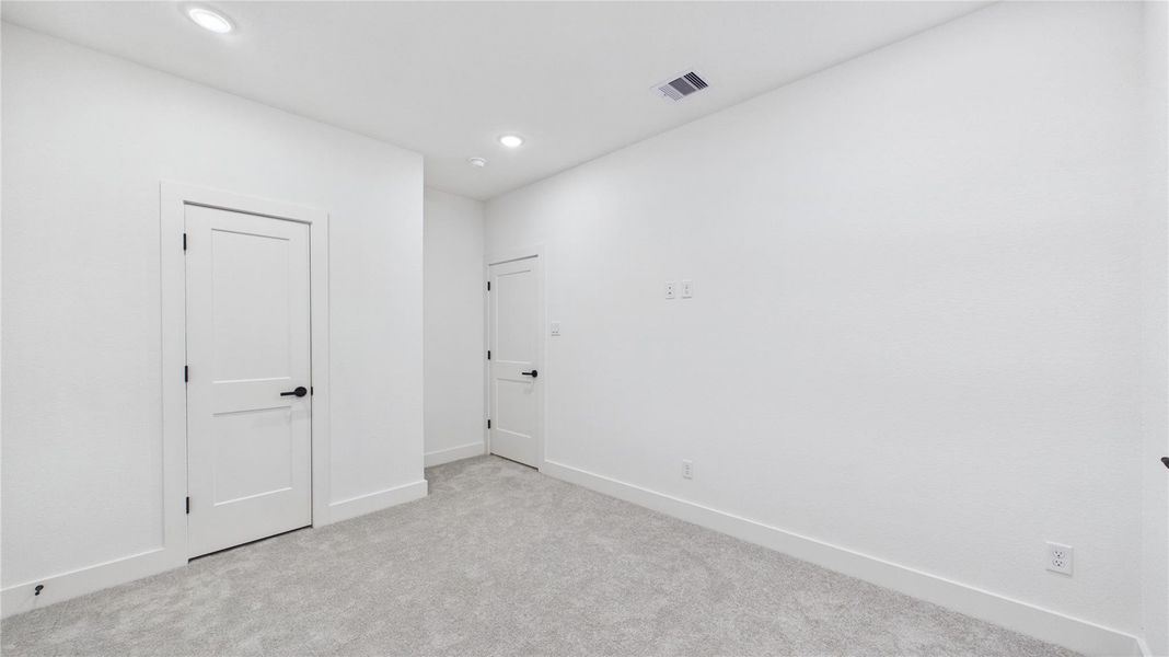 Spacious, unfurnished interior of a new home in Reynolds Landing, Houston (Image 24). Spacious, unfurnished interior of a new home in Reynolds Landing, Houston (Image 24).