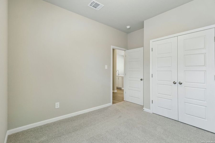 Spacious, unfurnished interior of a new home in Thomas Pond, San Antonio (Image 33). Spacious, unfurnished interior of a new home in Thomas Pond, San Antonio (Image 33).