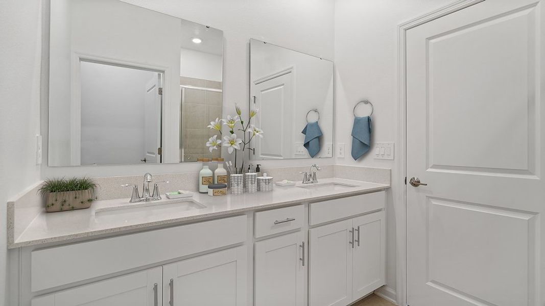 1989 Montara Owners Bath 1of2 F1