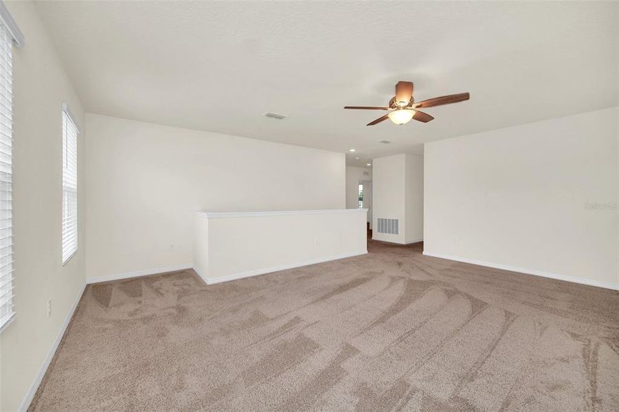 Spacious, unfurnished interior of a new home in Greenbrier, Tavares (Image 32).