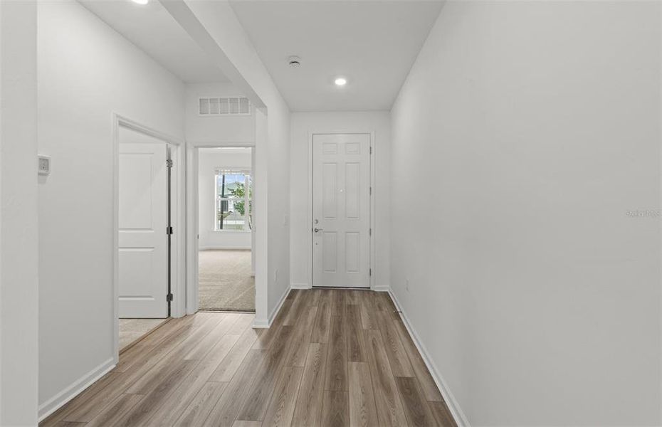 Spacious, unfurnished interior of a new home in Reagan Landing, Bradenton (Image 17). Spacious, unfurnished interior of a new home in Reagan Landing, Bradenton (Image 17).