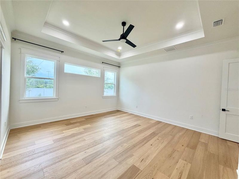 Spacious, unfurnished interior of a new home in , Gainesville (Image 31).