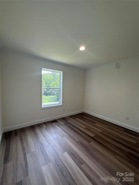 Spacious, unfurnished interior of a new home in , Hendersonville (Image 7).