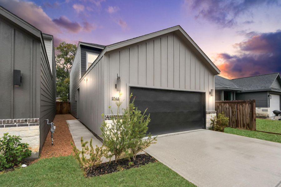 Front exterior of a new home in , Houston, TX, highlighting curb appeal (Image 1). Front exterior of a new home in , Houston, TX, highlighting curb appeal (Image 1).