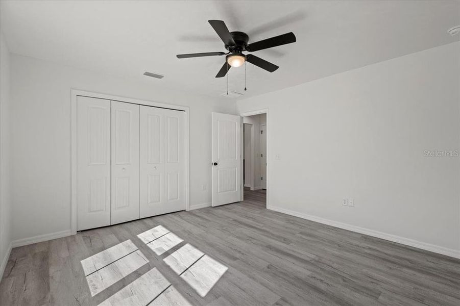 Spacious, unfurnished interior of a new home in , Bell (Image 23).