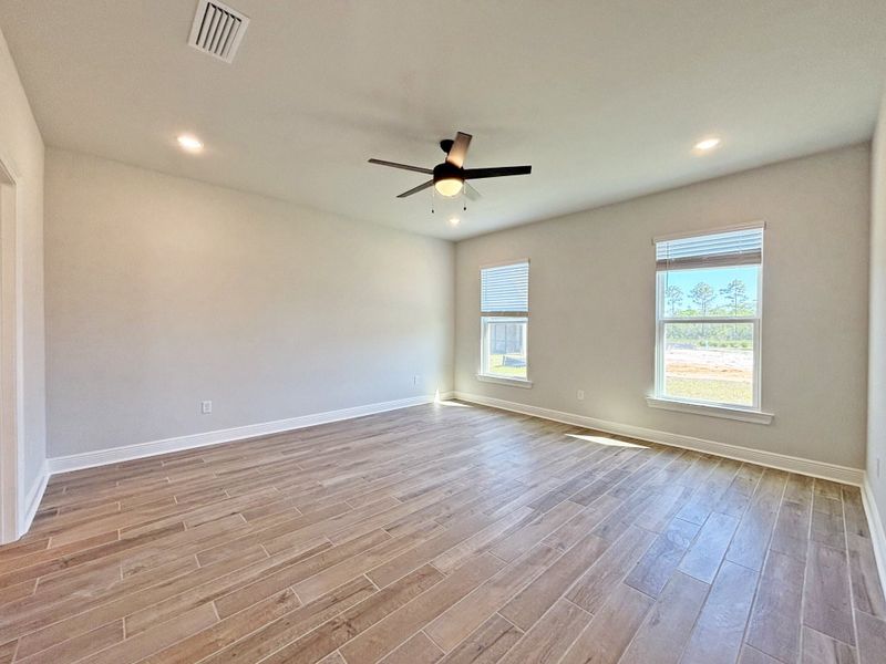 Spacious, unfurnished interior of a new home in Natureview, Freeport (Image 21).