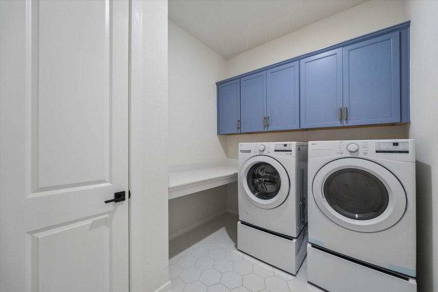 Large Walk-In Laundry Room