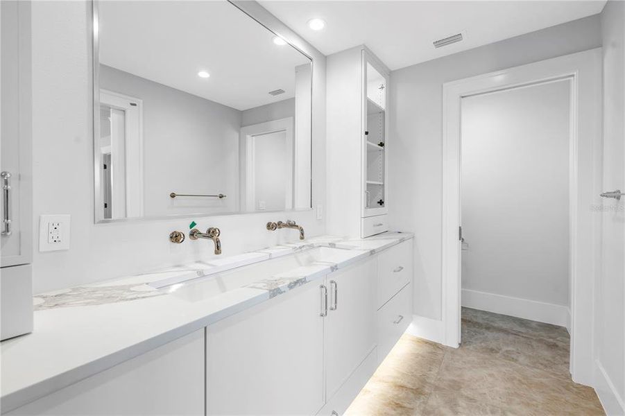 Furnished interior view inside a new home in , Sarasota (Image 16).