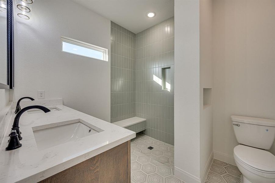 Furnished interior view inside a new home in , West Tawakoni (Image 10).