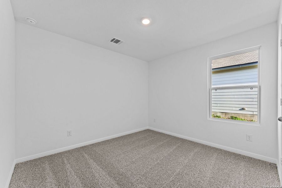 Spacious, unfurnished interior of a new home in Paramount, Kyle (Image 12).