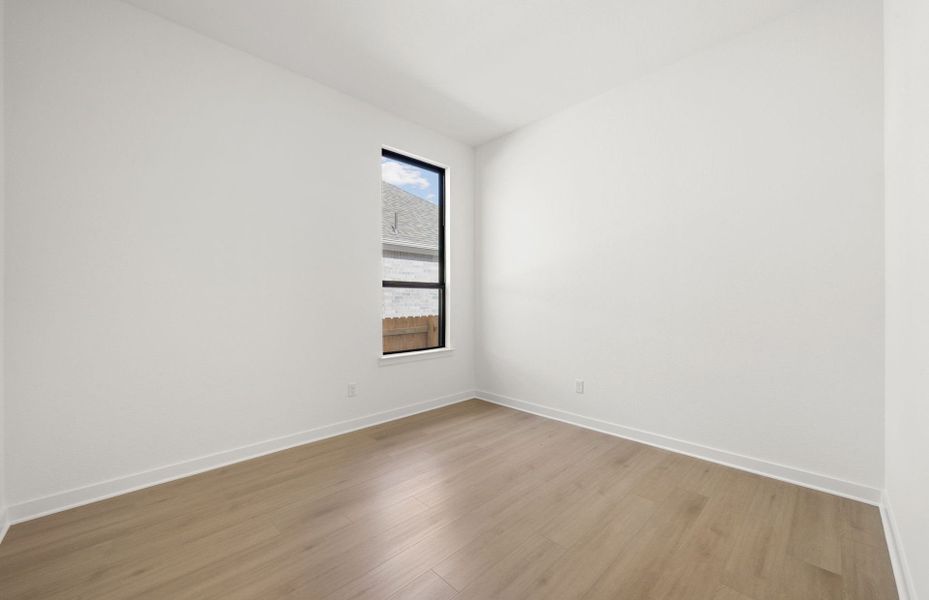 Representative unfurnished interior of a home built from the Dobbin by Pulte Homes in 6 Creeks, Kyle (Image 40).