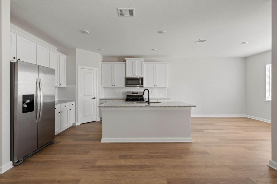Furnished interior view inside a new home in Lago Mar, Texas City (Image 4).