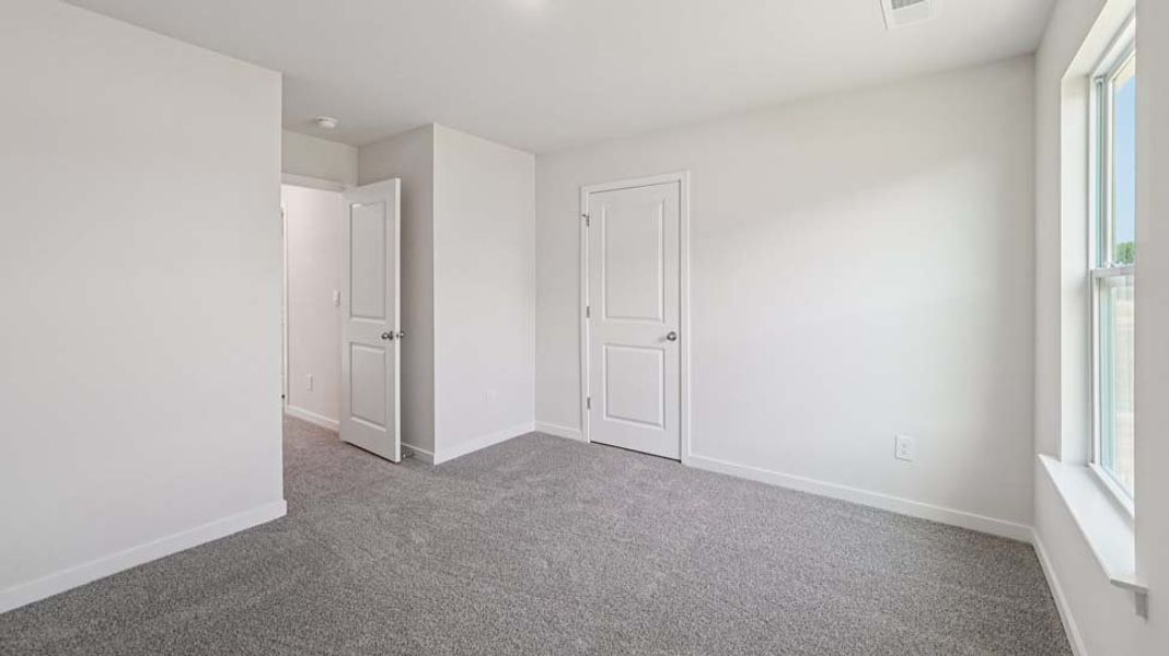 Spacious, unfurnished interior of a new home in Huffman Ridge, Hickory (Image 18).