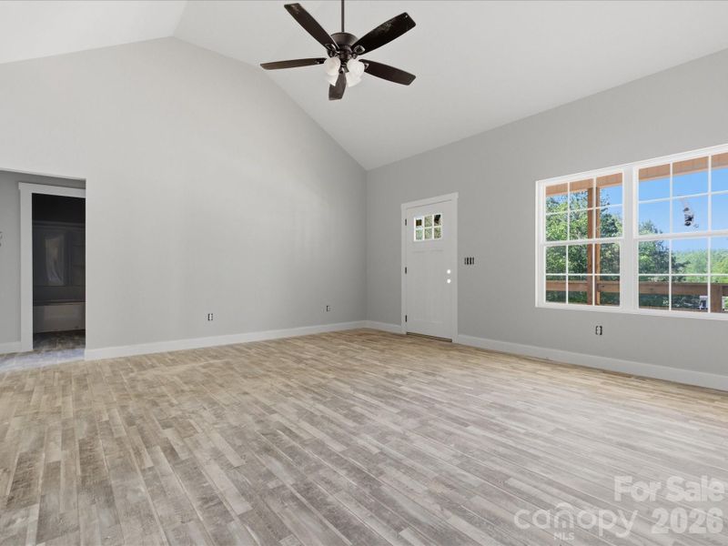 Spacious, unfurnished interior of a new home in , Clover (Image 9).