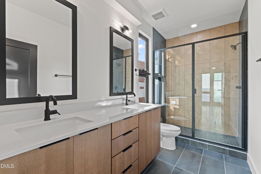 60-512 Gordon St, 1101_0739