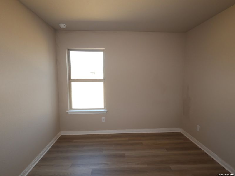 Spacious, unfurnished interior of a new home in Chaparral Ranch, Floresville (Image 24).