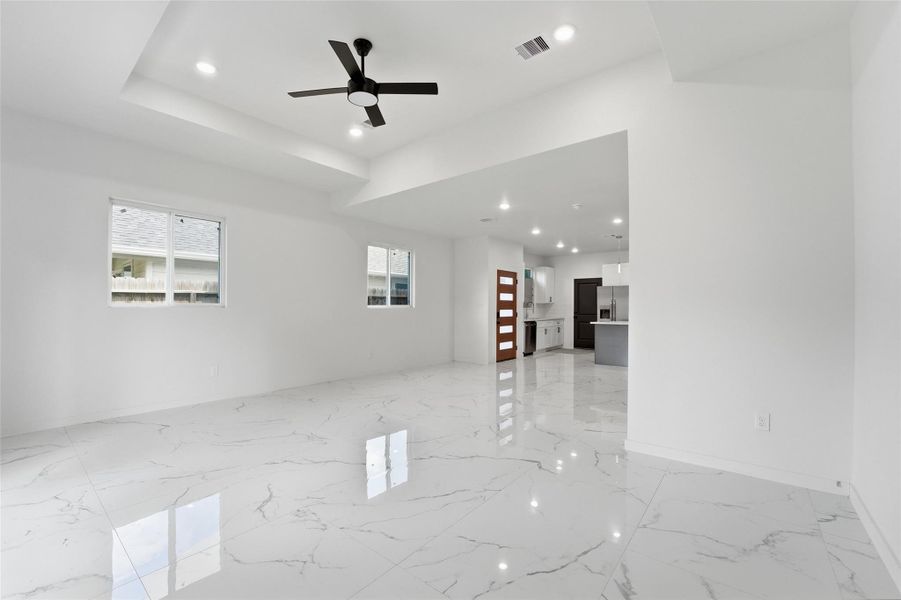 Spacious, unfurnished interior of a new home in , Houston (Image 17).