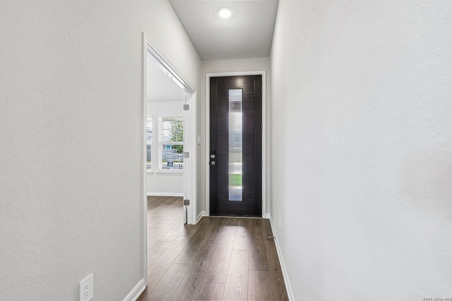 Spacious, unfurnished interior of a new home in Thomas Pond, San Antonio (Image 34). Spacious, unfurnished interior of a new home in Thomas Pond, San Antonio (Image 34).