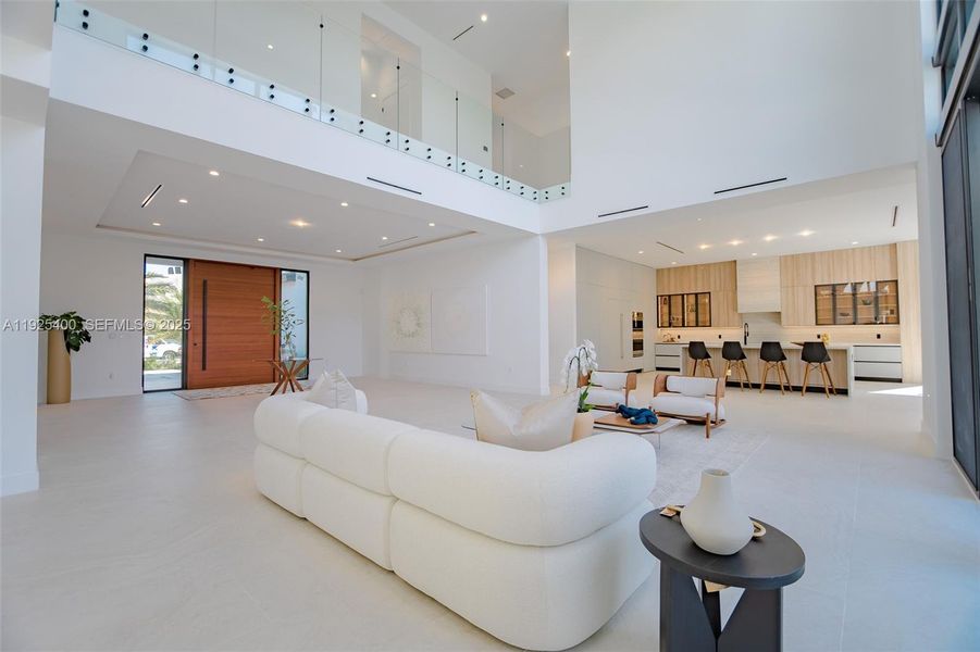 oversized living oversized living