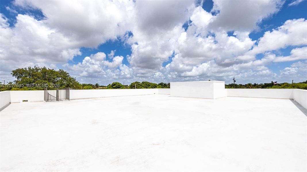 Exterior details and patio area of a home in , Miami (Image 4).