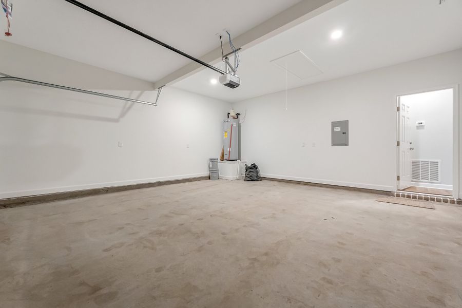 Spacious, unfurnished interior of a new home in Oak Hollow, Crestview (Image 38). Spacious, unfurnished interior of a new home in Oak Hollow, Crestview (Image 38).