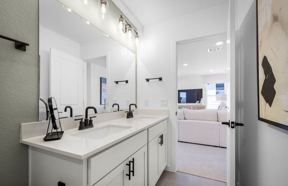 Representative furnished interior of a home built from the Fentress by Pulte Homes in Cameron Place, Austin (Image 13).